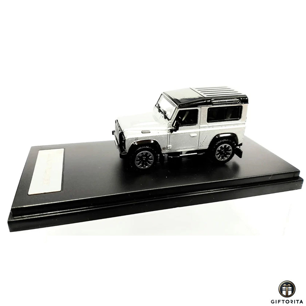 LCD 1:64 Die Cast (P00058) – 2018 Land Rover Defender 90 works V8 70th Edition (SILVER)