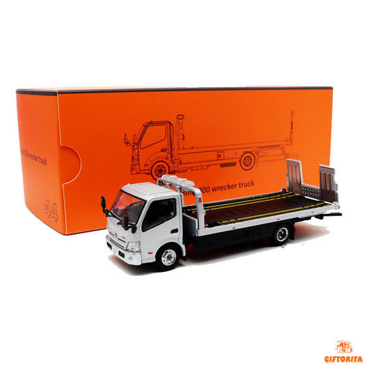 GCD Truck 1:64 Die Cast (P00103) – Hinno 300 Wrecker Truck Silver