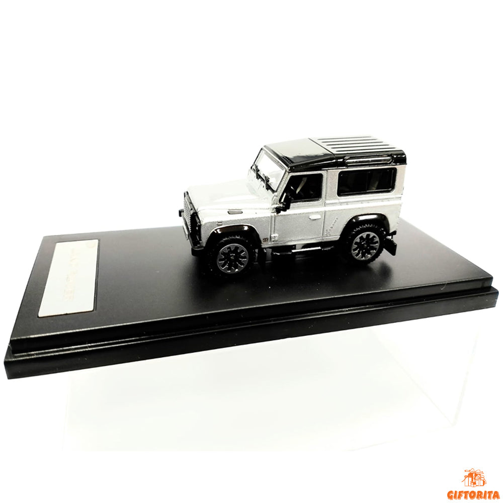 LCD 1:64 Die Cast (P00058) – 2018 Land Rover Defender 90 works V8 70th Edition (SILVER)