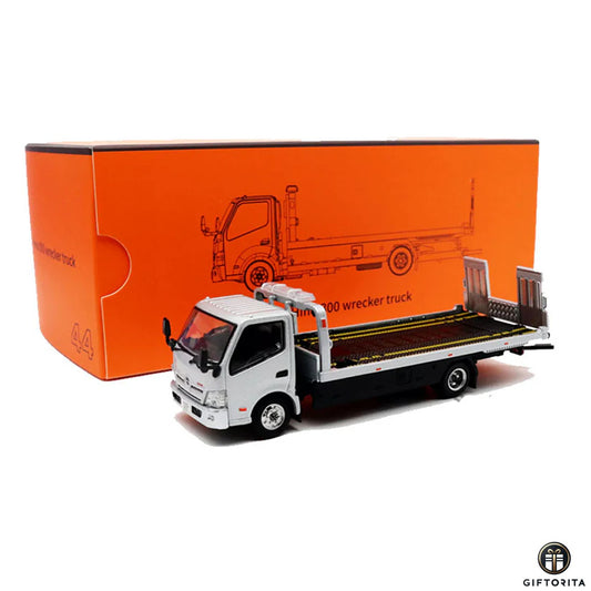 GCD Truck 1:64 Die Cast (P00103) – Hinno 300 Wrecker Truck Silver