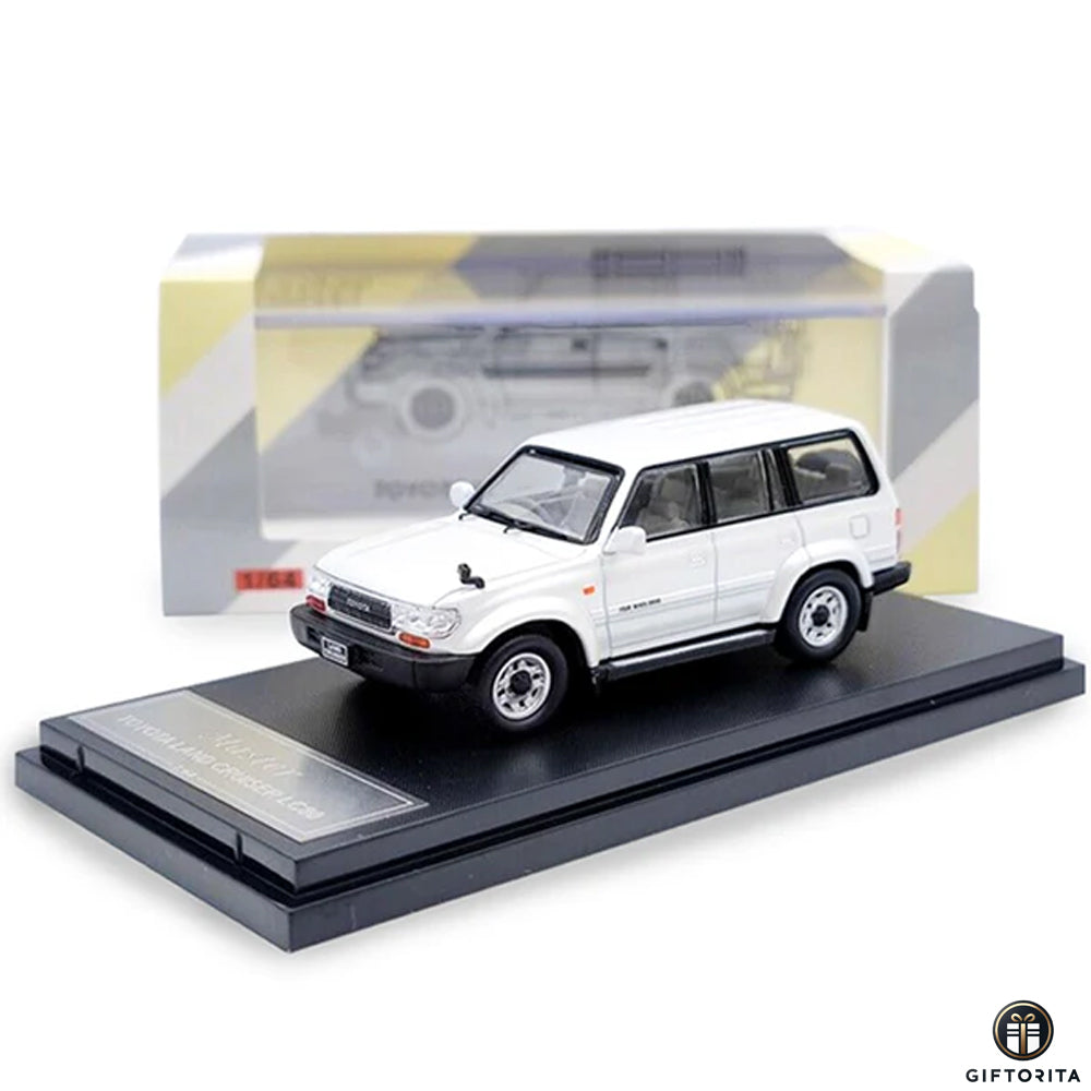 MASTER 1:64 Die Cast (P00078) – Toyota Land Cruiser LC80 White