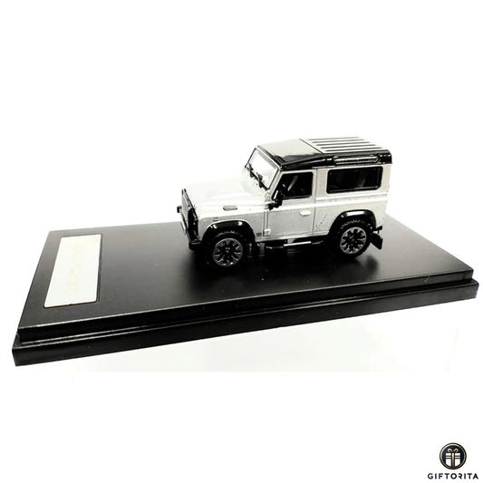 LCD 1:64 Die Cast (P00058) – 2018 Land Rover Defender 90 works V8 70th Edition (SILVER)